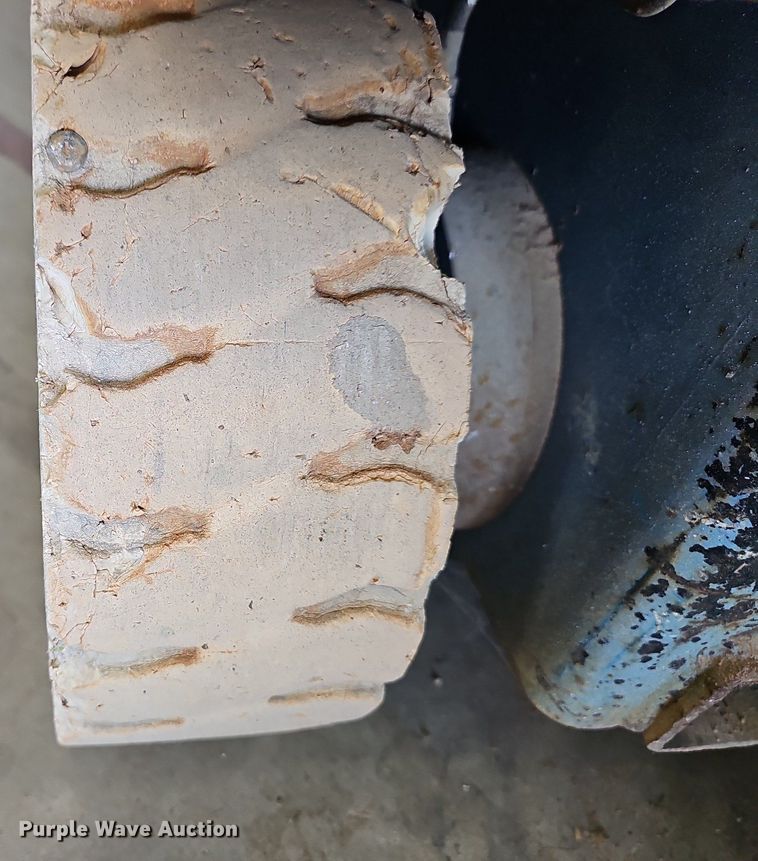 image for item MB9969 Genie GS-2646  scissor lift