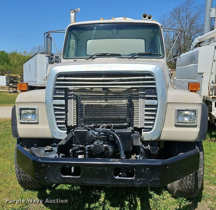 image for item MB9975 1995 Ford LT8000  ready mix truck