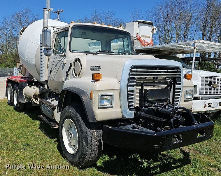 image for item MB9975 1995 Ford LT8000  ready mix truck