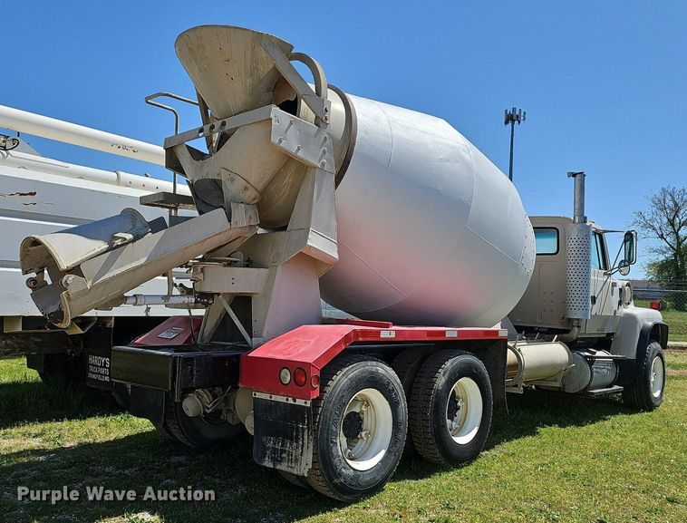 image for item MB9975 1995 Ford LT8000  ready mix truck
