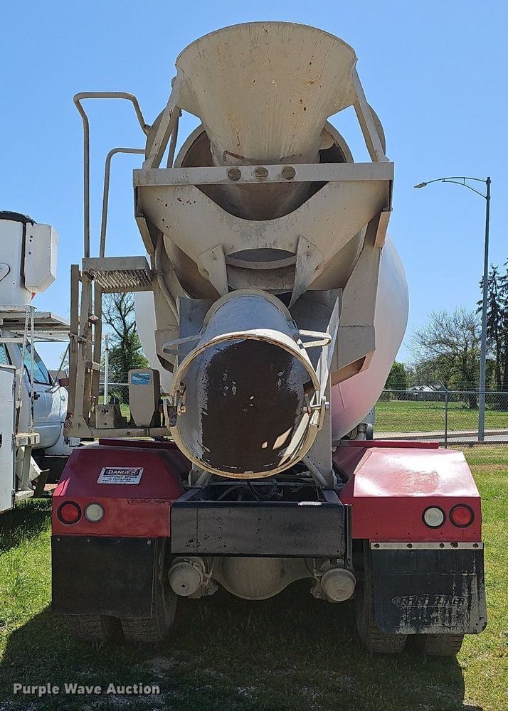 image for item MB9975 1995 Ford LT8000  ready mix truck