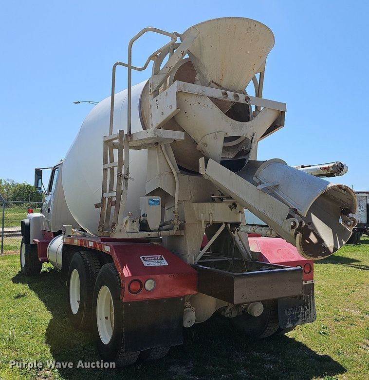 image for item MB9975 1995 Ford LT8000  ready mix truck