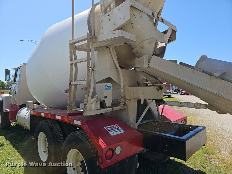 image for item MB9975 1995 Ford LT8000  ready mix truck