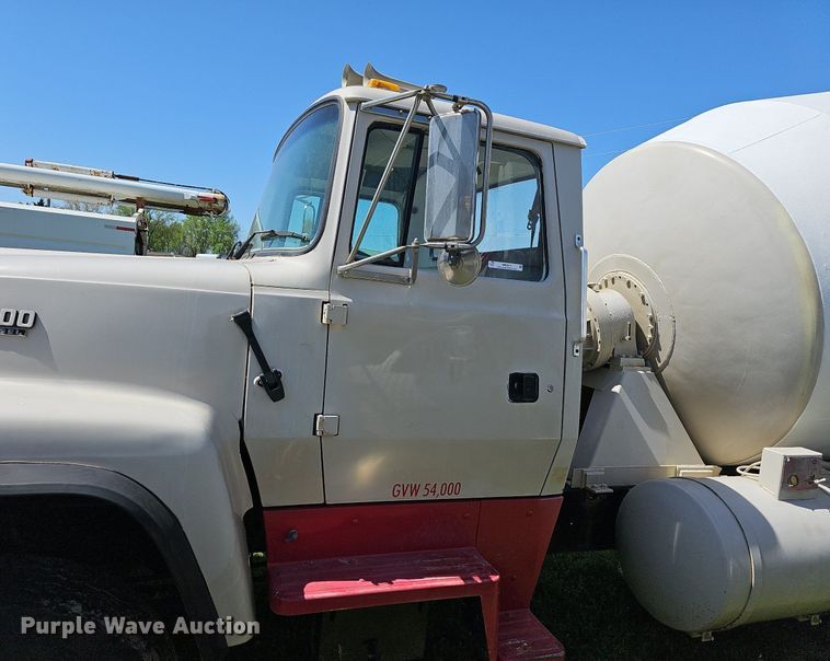 image for item MB9975 1995 Ford LT8000  ready mix truck