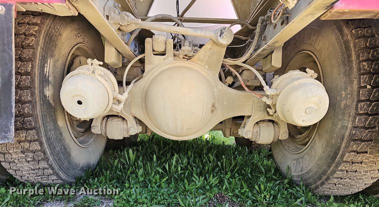 image for item MB9975 1995 Ford LT8000  ready mix truck