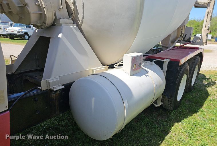 image for item MB9975 1995 Ford LT8000  ready mix truck
