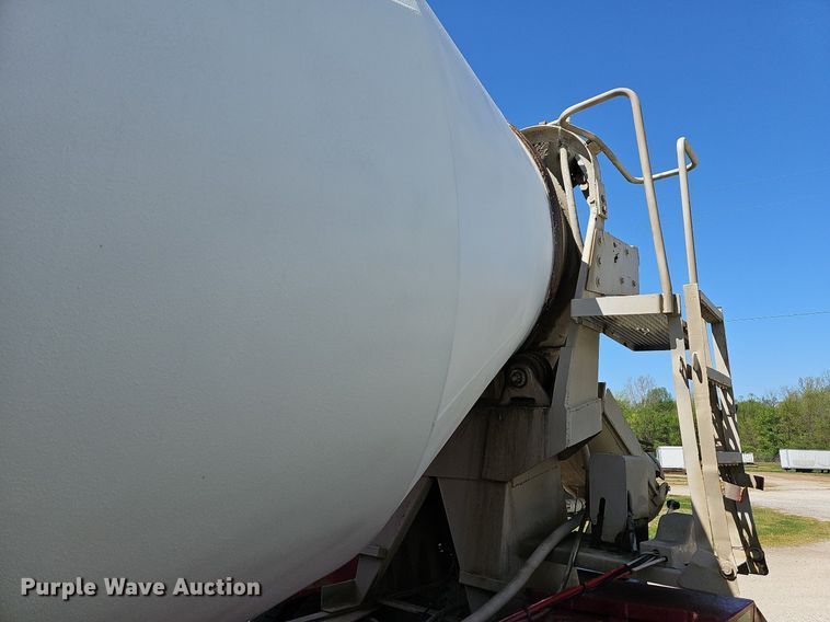 image for item MB9975 1995 Ford LT8000  ready mix truck