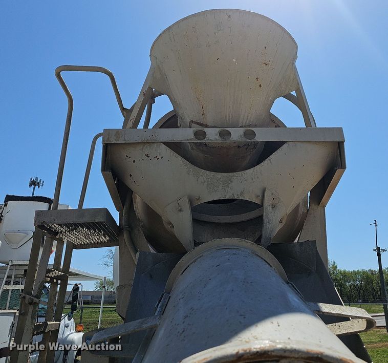 image for item MB9975 1995 Ford LT8000  ready mix truck