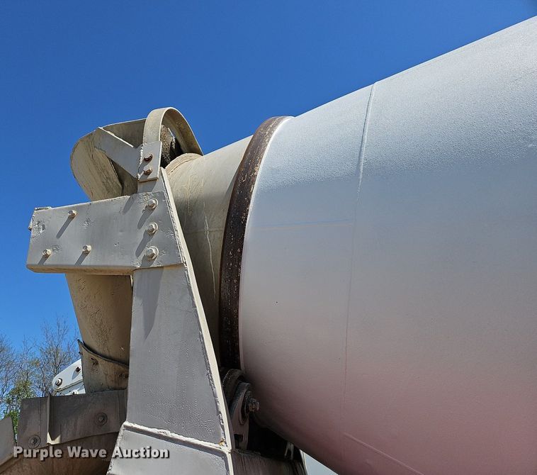 image for item MB9975 1995 Ford LT8000  ready mix truck