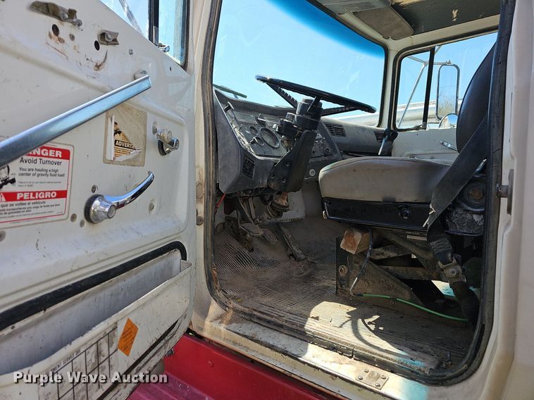 image for item MB9975 1995 Ford LT8000  ready mix truck