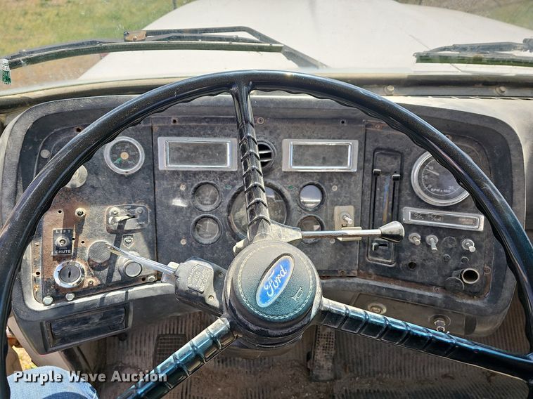 image for item MB9975 1995 Ford LT8000  ready mix truck