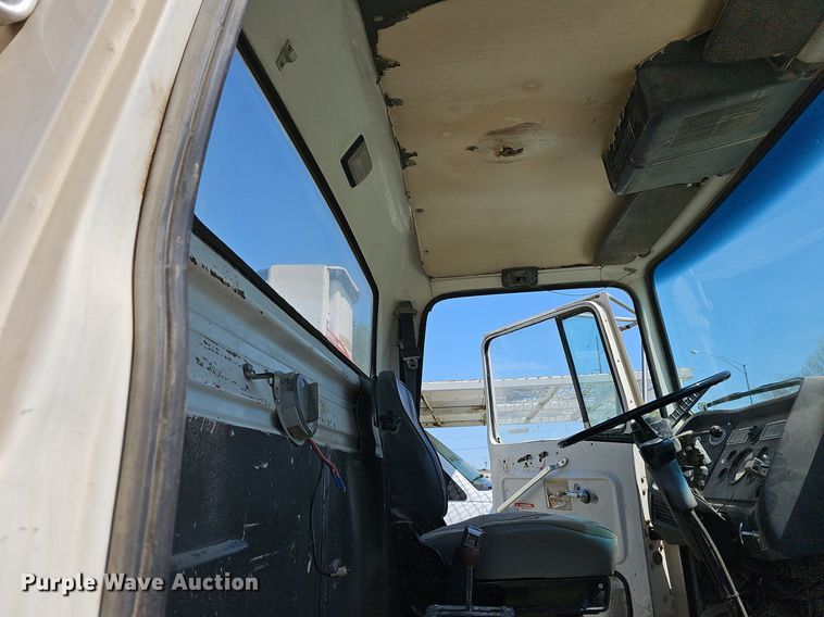 image for item MB9975 1995 Ford LT8000  ready mix truck