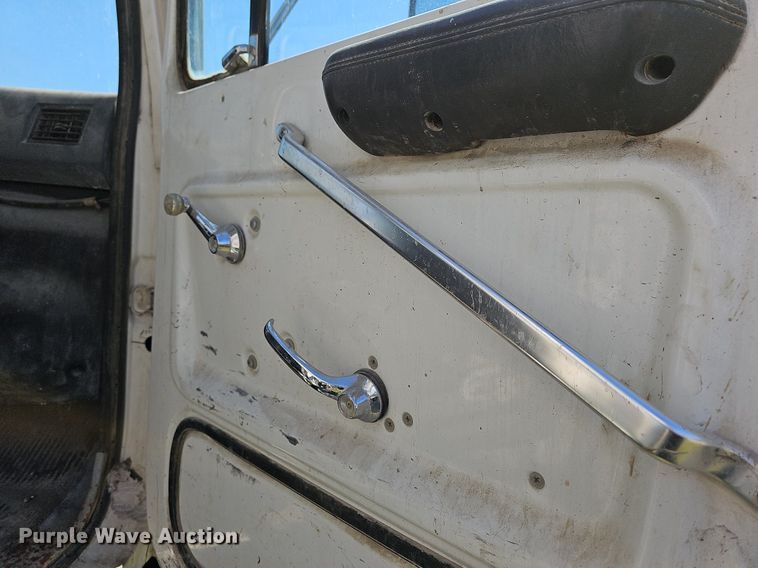 image for item MB9975 1995 Ford LT8000  ready mix truck