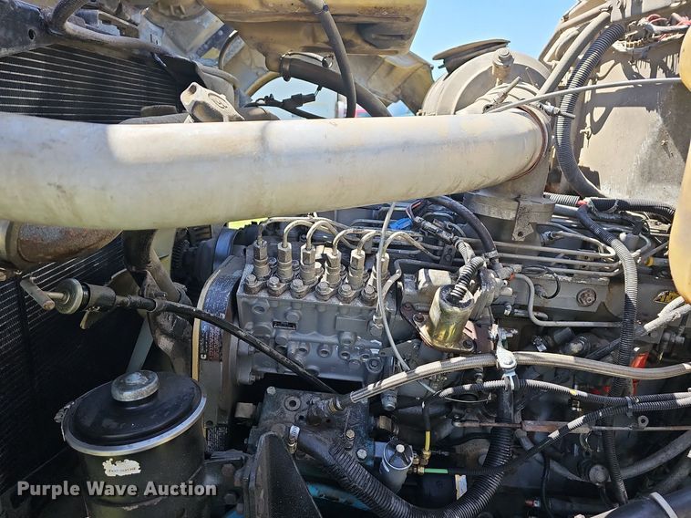 image for item MB9975 1995 Ford LT8000  ready mix truck