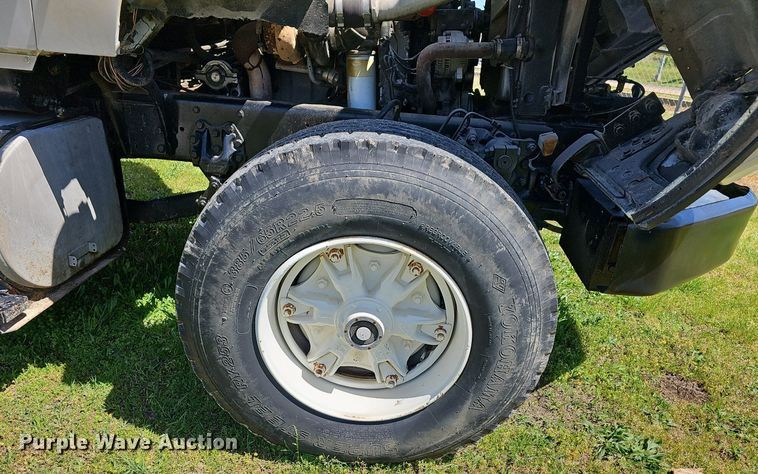 image for item MB9975 1995 Ford LT8000  ready mix truck