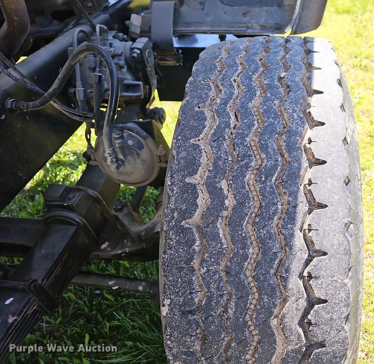 image for item MB9975 1995 Ford LT8000  ready mix truck