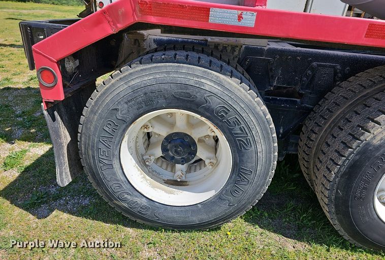 image for item MB9975 1995 Ford LT8000  ready mix truck