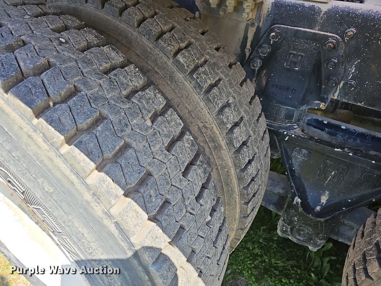 image for item MB9975 1995 Ford LT8000  ready mix truck