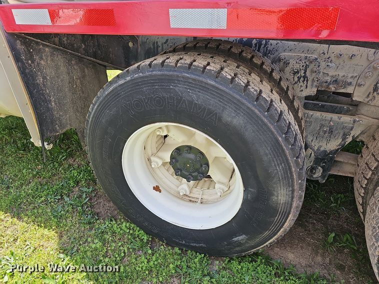 image for item MB9975 1995 Ford LT8000  ready mix truck