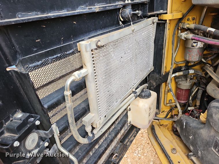 image for item MB9977 2016 Caterpillar 299D2  tracked skid steer loader