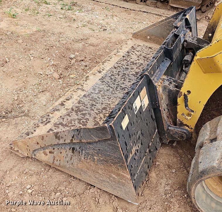 image for item MB9978 2015 Caterpillar 289D  tracked skid steer loader