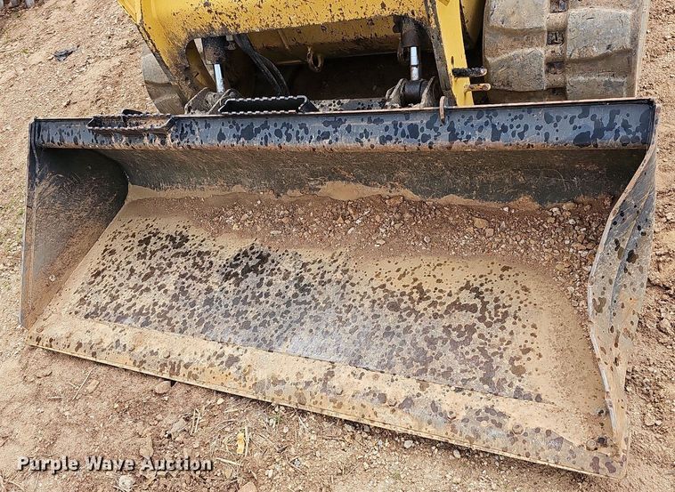 image for item MB9978 2015 Caterpillar 289D  tracked skid steer loader