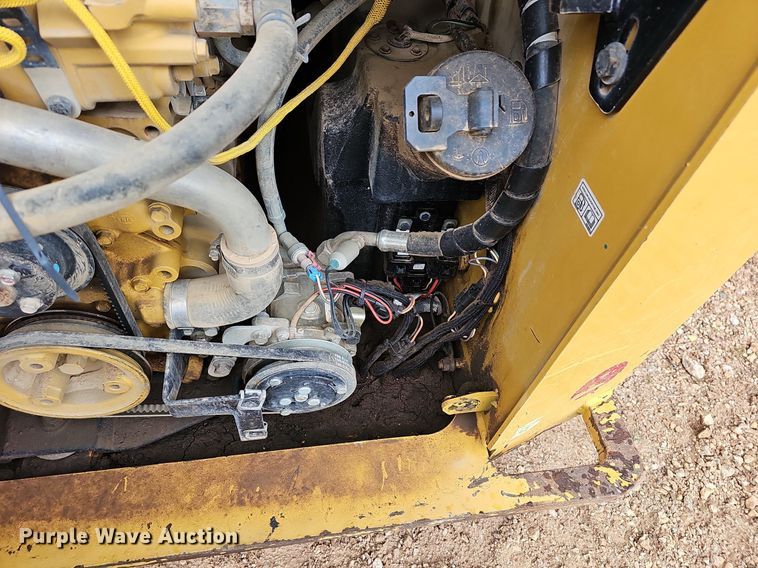 image for item MB9978 2015 Caterpillar 289D  tracked skid steer loader