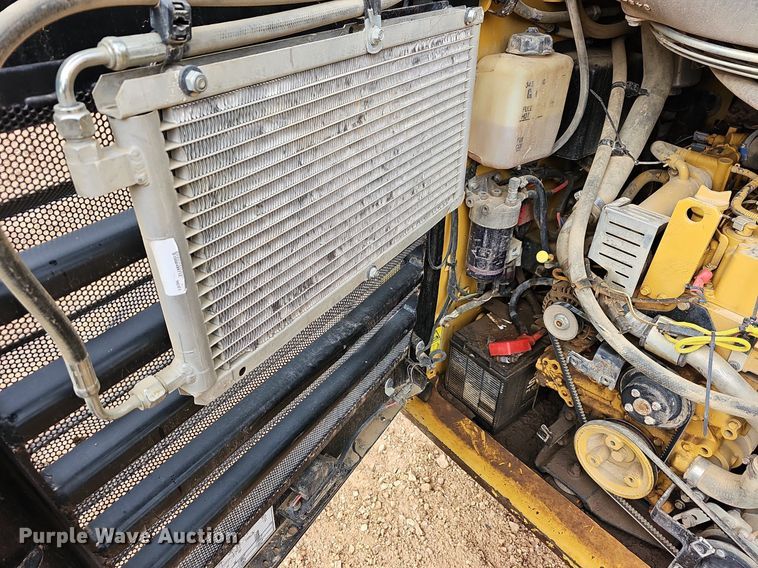 image for item MB9978 2015 Caterpillar 289D  tracked skid steer loader