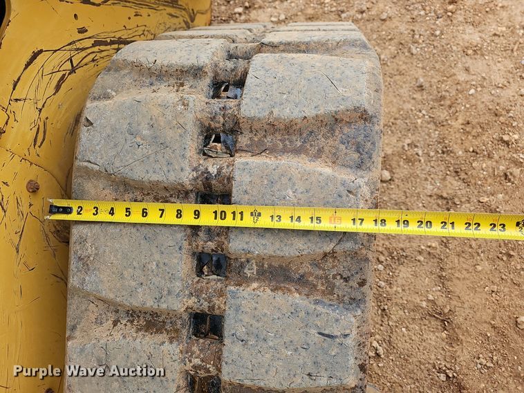 image for item MB9978 2015 Caterpillar 289D  tracked skid steer loader