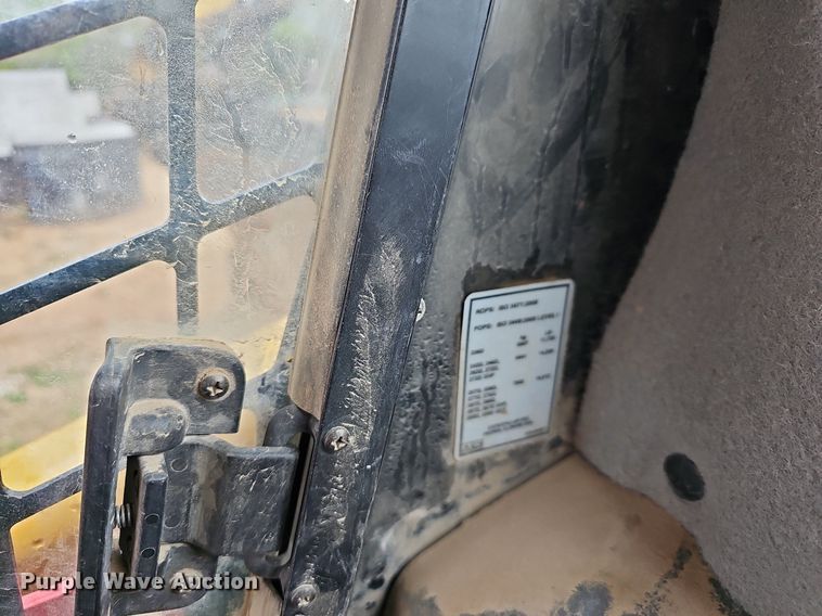 image for item MB9978 2015 Caterpillar 289D  tracked skid steer loader