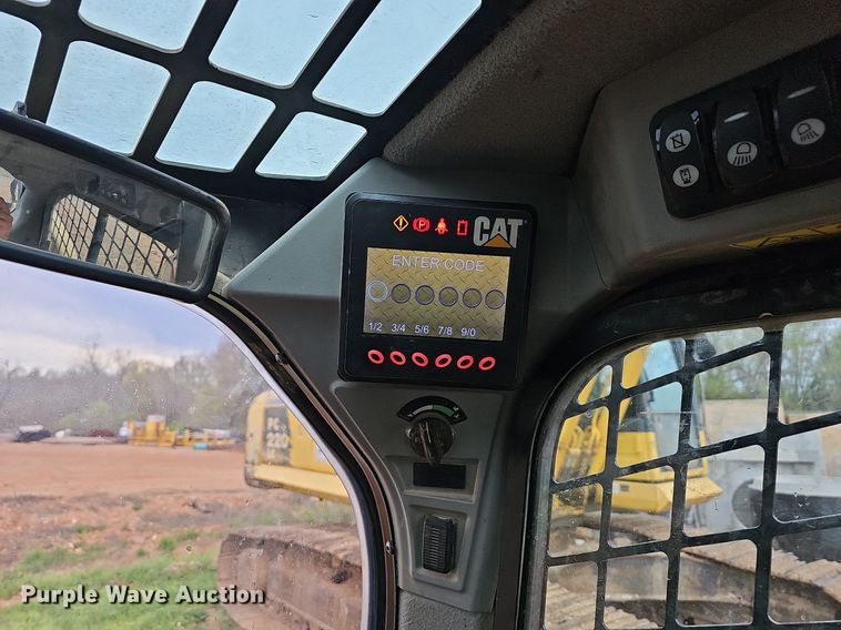 image for item MB9978 2015 Caterpillar 289D  tracked skid steer loader