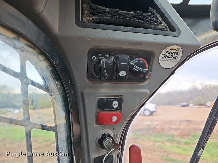 image for item MB9978 2015 Caterpillar 289D  tracked skid steer loader