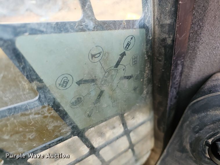 image for item MB9978 2015 Caterpillar 289D  tracked skid steer loader