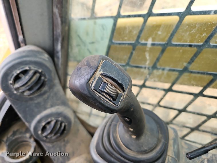 image for item MB9978 2015 Caterpillar 289D  tracked skid steer loader