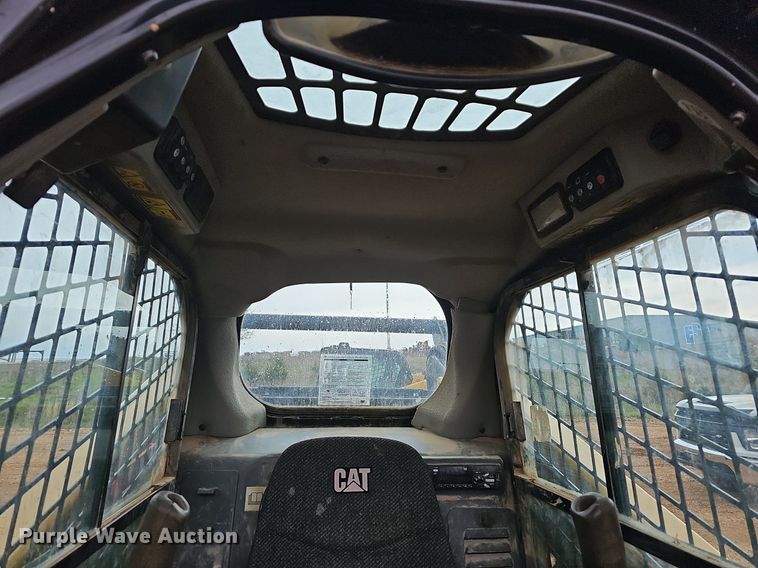 image for item MB9978 2015 Caterpillar 289D  tracked skid steer loader