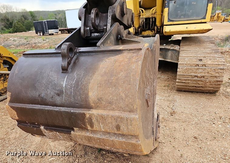 image for item MB9979 2006 Komatsu PC220LC-8  excavator