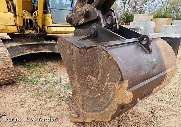 image for item MB9979 2006 Komatsu PC220LC-8  excavator