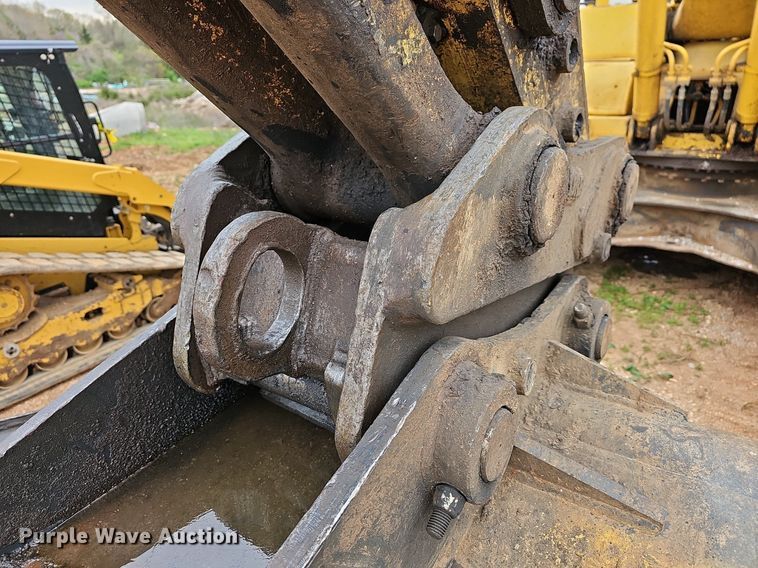 image for item MB9979 2006 Komatsu PC220LC-8  excavator
