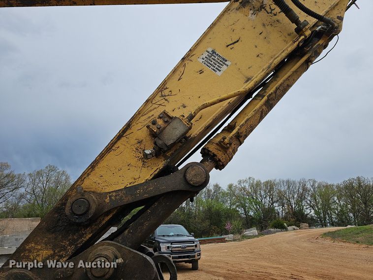 image for item MB9979 2006 Komatsu PC220LC-8  excavator