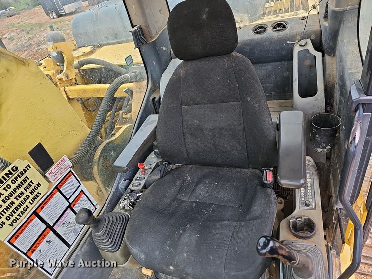 image for item MB9979 2006 Komatsu PC220LC-8  excavator