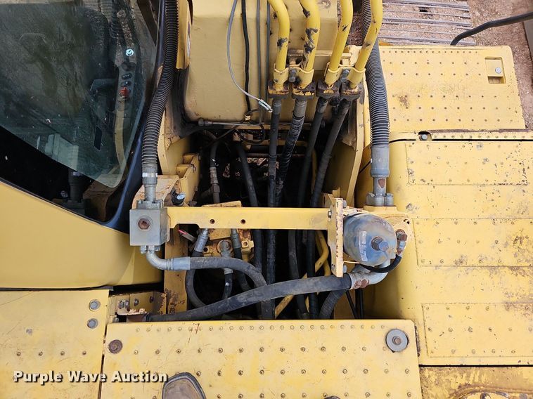image for item MB9979 2006 Komatsu PC220LC-8  excavator