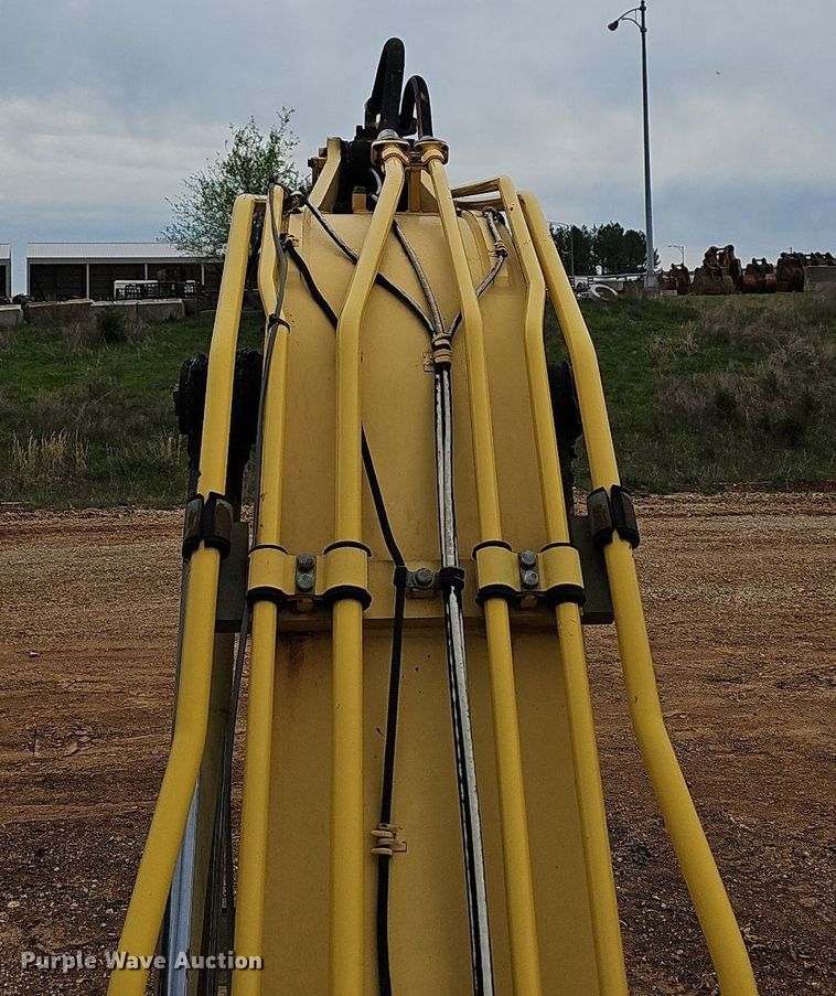 image for item MB9979 2006 Komatsu PC220LC-8  excavator