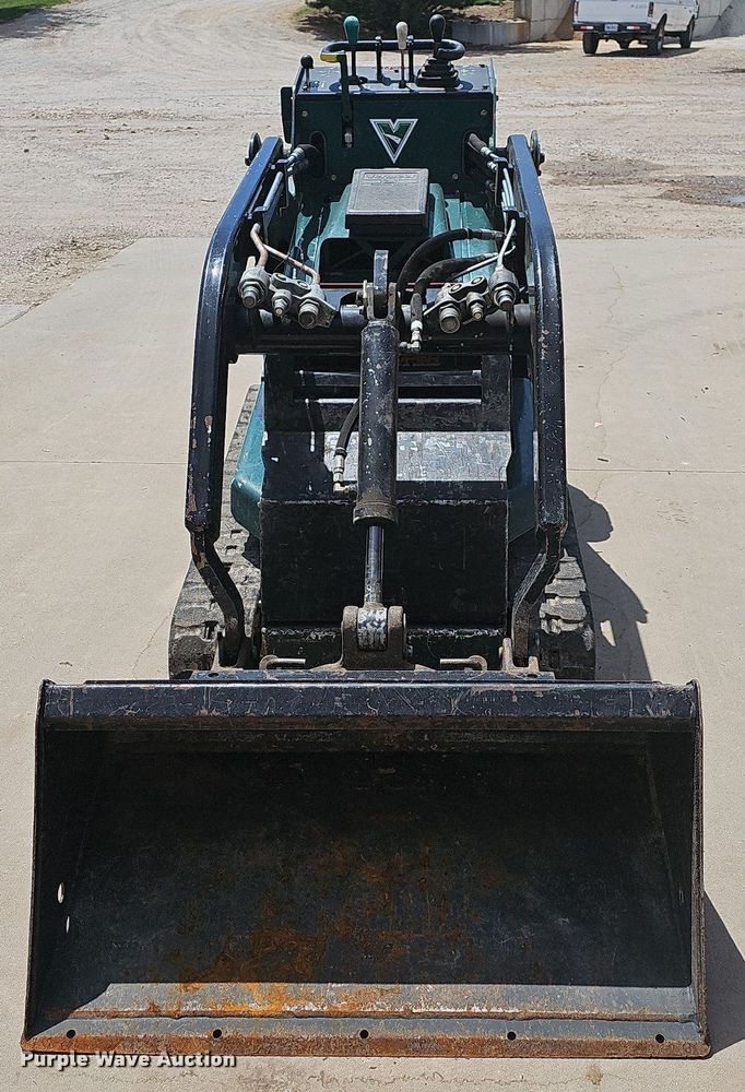 image for item MB9984 2015 Vermeer S725TX  compact utility loader