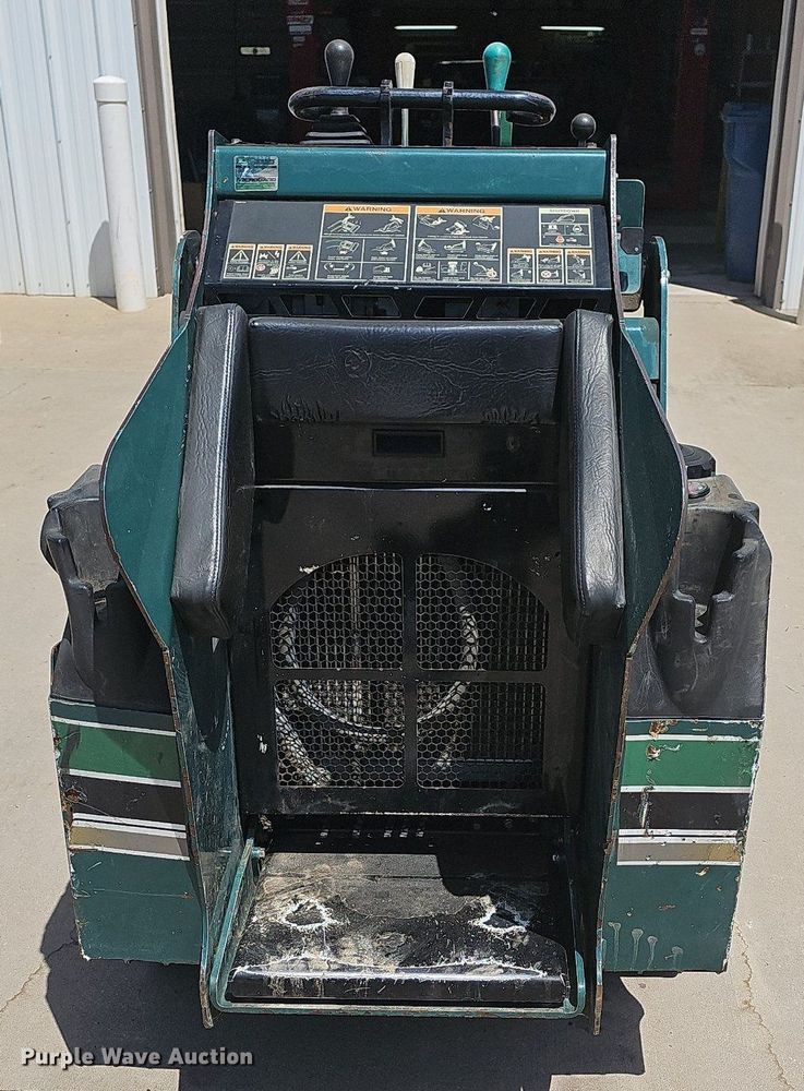 image for item MB9984 2015 Vermeer S725TX  compact utility loader