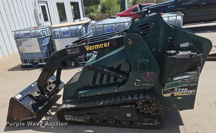 image for item MB9984 2015 Vermeer S725TX  compact utility loader