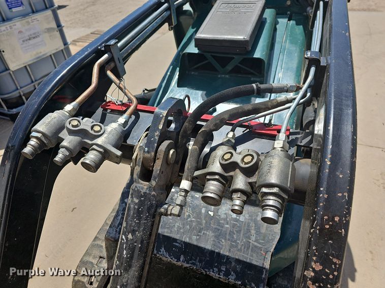 image for item MB9984 2015 Vermeer S725TX  compact utility loader