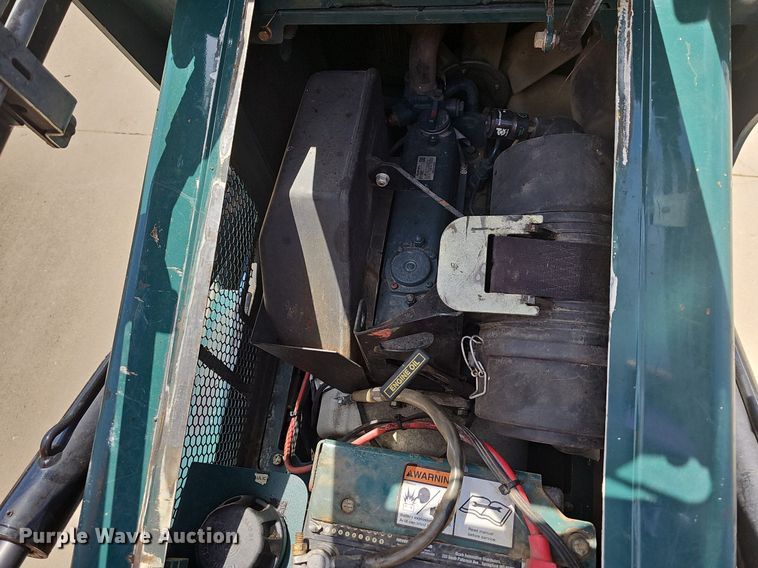 image for item MB9984 2015 Vermeer S725TX  compact utility loader