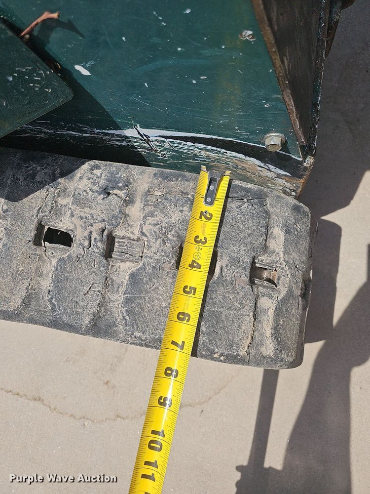 image for item MB9984 2015 Vermeer S725TX  compact utility loader