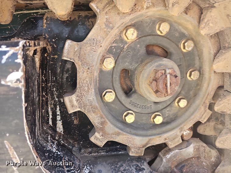 image for item MB9984 2015 Vermeer S725TX  compact utility loader