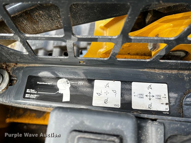 image for item MF9888 2022 John Deere 317G  tracked skid steer loader